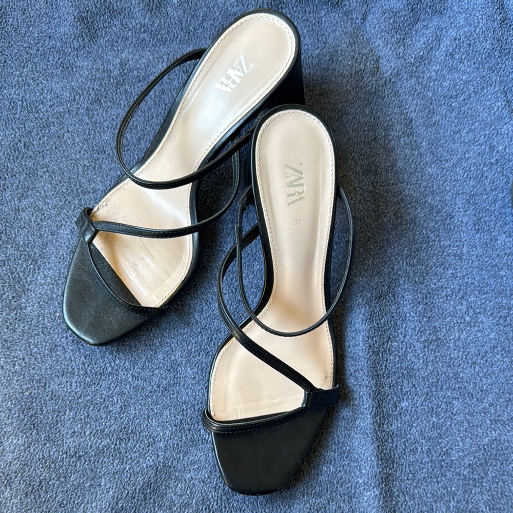 Zara Black Strappy Women's Sandals